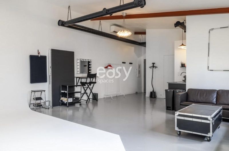 Place for photo in the beautiful city of Paris, FRANCE